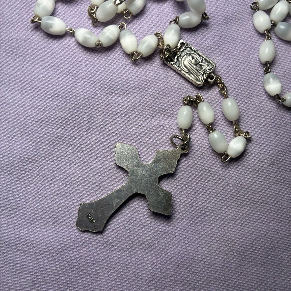 Vintage White Beads Catholic Rosary w Silver Tone Cross Marked Italy in Case - Picture 4 of 7